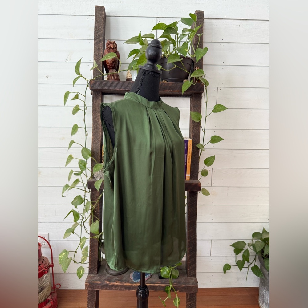 Elementz Lush Olive Green Pleated Blouse with Keyhole Backing - Picture 9 of 16